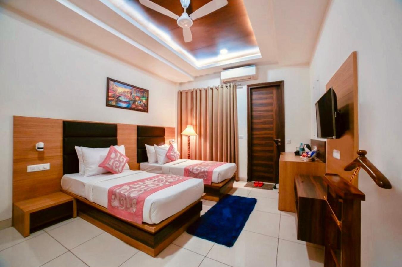 Jmk Bed & Breakfast New Delhi