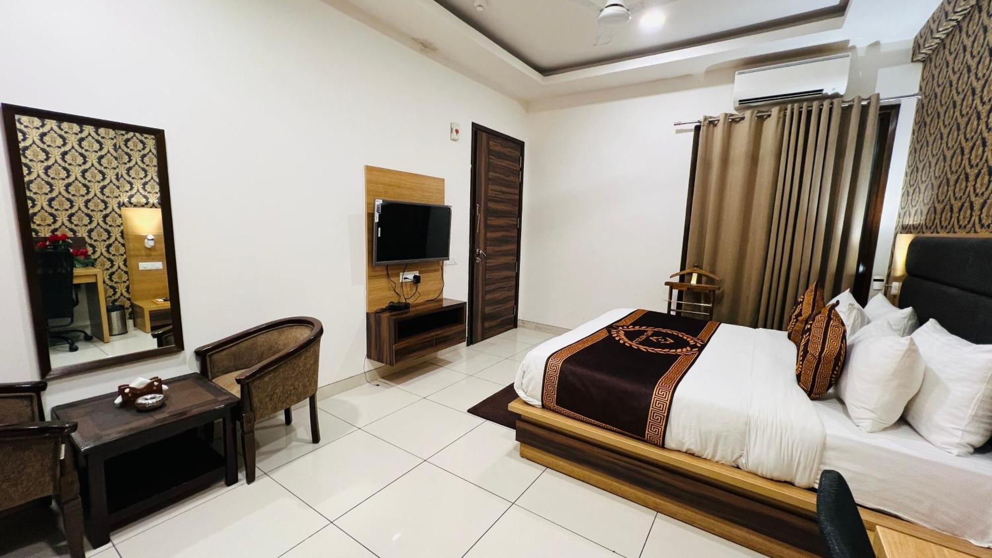 Jmk Bed & Breakfast *